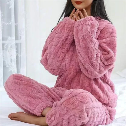 Soft Coral Velvet Jacquard Warm Pajama Set for Women Cozy Loungewear Outerwear for Winter Christmas Back to School Gift ﻿